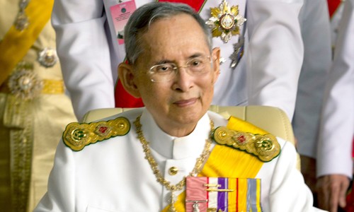 Quốc vương Bhumibol được người dân Thái Lan vô cùng yêu mến. Ảnh: People.