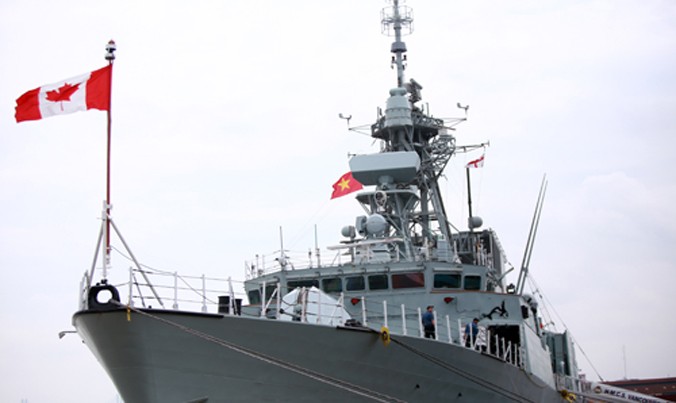 Chiến hạm HMCS Vancouver cập cảng Sài Gòn. Ảnh: Quốc Thắng.