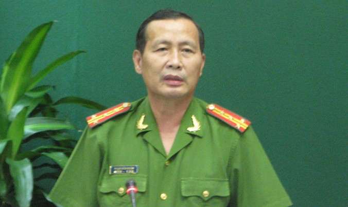 Đại tá Phạm Văn Ngân, Phó giám đốc Công an tỉnh Vĩnh Long phát biểu. Ảnh: Hoà Hội.
