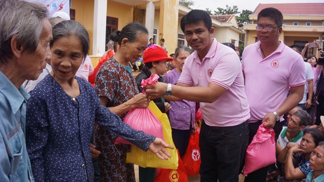 CP Việt Nam hỗ trợ 1.000 phần quà cho đồng bào miền Trung bị lũ lụt