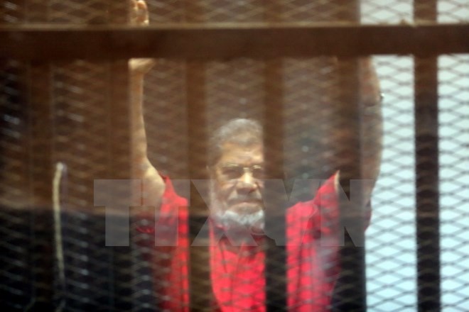 Ông Mohamed Morsi tại phiên tòa ở Cairo, Ai Cập ngày 7/5.