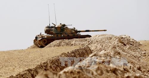 Binh sĩ Thổ Nhĩ Kỳ trong chiến dịch quân sự chống IS tại Gaziantep, khu vực biên giới với Syria, ngày 27/8. Ảnh: AFP/TTXVN.