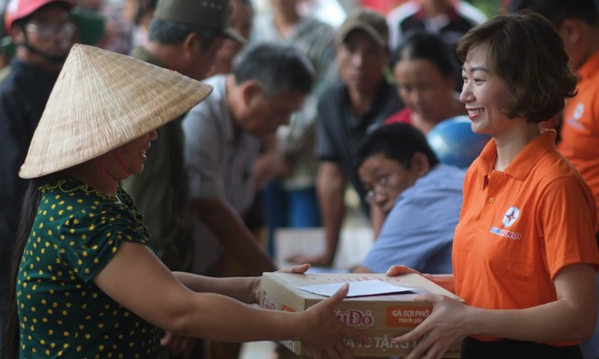 EVN Hà Nội ủng hộ hơn 1,5 tỉ đồng vì đồng bào miền Trung