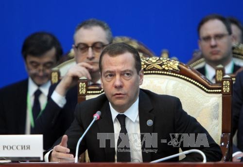 Thủ tướng Nga Dmitry Medvedev phát biểu tại Hội nghị mở rộng SCO ở Bishkek ngày 3/11. Ảnh: EPA/TTXVN.