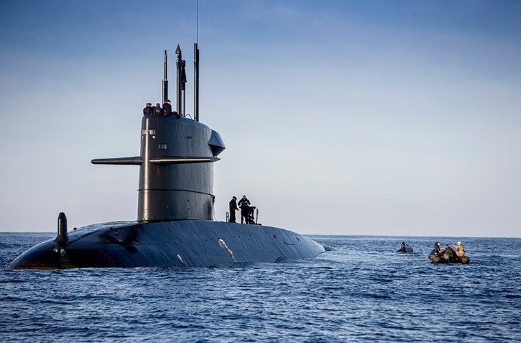 Mổ xẻ tàu ngầm NATO vừa bị chiến hạm Nga tóm gọn