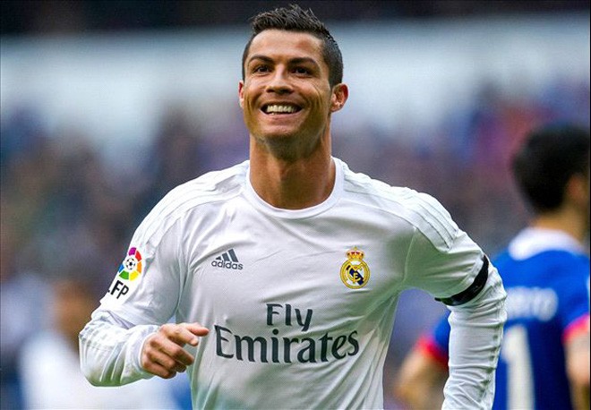 Ronaldo là cầu thủ xuất sắc nhất thế giới năm 2016 do Goal bình chọn. 