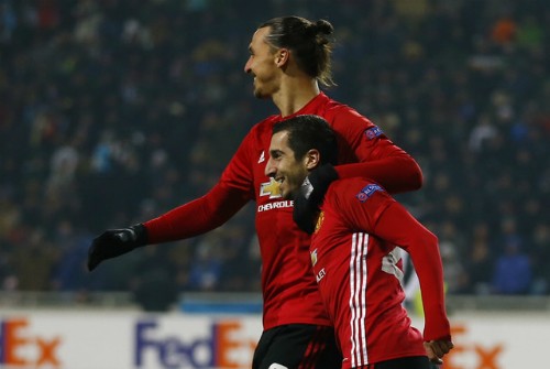 Ibrahimovic và Mkhitaryan cùng nhau lập công mang về chiến thắng cho Man Utd. Ảnh: Reuters.