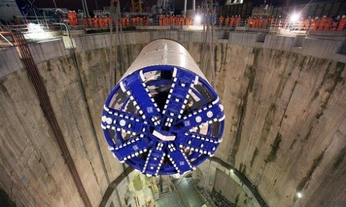 Siêu máy khoan nghìn tấn xây đường hầm dưới lòng London