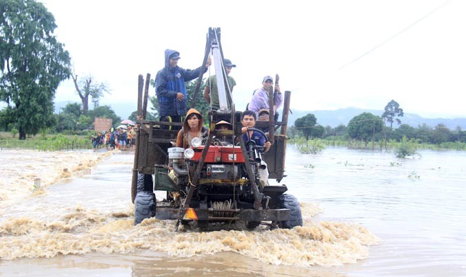 Nhiều đoạn đường ngập nước tại huyện Ia Pa.