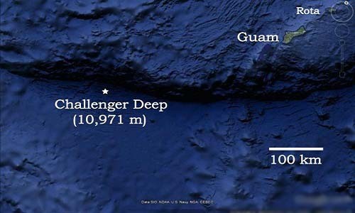 Vị trí các nhà khoa học thu được âm thanh lạ nằm ở đáy vực Mariana sâu 10.971 m. Ảnh: Google Earth.