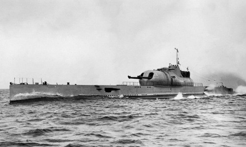 Surcouf từng được gọi là "tuần dương hạm dưới lòng biển" nhờ hỏa lực cực mạnh. Ảnh: Bernews.