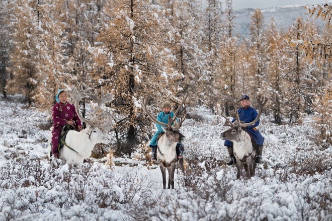 Tsaatan là tộc người chăn nuôi tuần lộc ở vùng Bắc Mông Cổ. Đây là một trong những bộ tộc du mục cuối cùng trên thế giới.