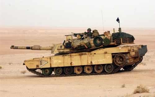 M1 Abrams sẽ là mẫu xe đầu tiên được thử nghiệm công nghệ điều khiển bằng người máy. Ảnh: Wikiwand.
