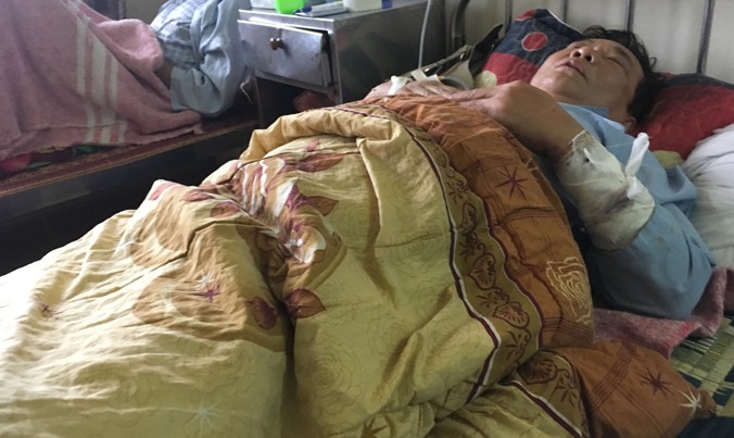 Trạm trưởng Trạm Y tế xã Tân Lộc Lê Sỹ Tú đang điều trị tại Bệnh viện Đa khoa tỉnh Hà Tĩnh.