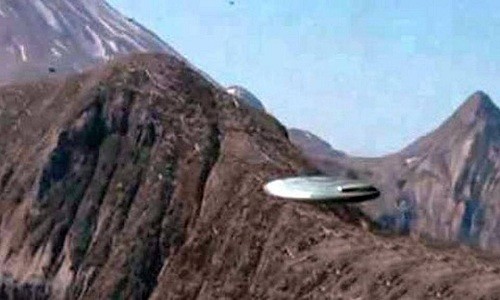 Nhiều trường hợp UFO trên dãy Himalaya được ghi nhận trong tài liệu mật của CIA. Ảnh minh họa: Blogspot.