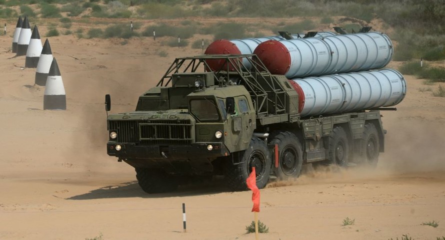 Quân đội Iran bắn thử 'rồng lửa' S-300 mua từ Nga