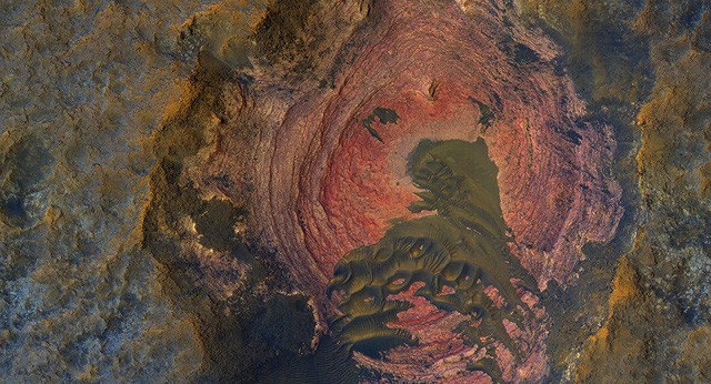 NASA tiết lộ hình ảnh 'trái tim' của sao Hỏa