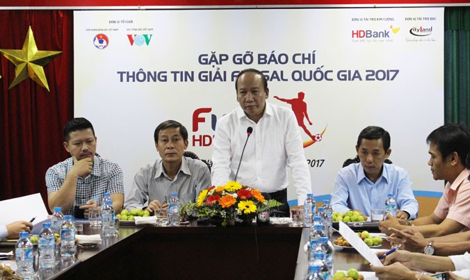 Theo ông Trần Minh Hùng, Trưởng ban chỉ đạo giải – Phó Tổng giám đốc VOV, BTC sẽ cẩn trọng trong khâu sắp xếp trận đấu và công tác trọng tài để đảm bảo tính minh bạch của các trận đấu, tránh tình trạng các đội có cùng nguồn tài trợ nhường nhịn và đá cả nể