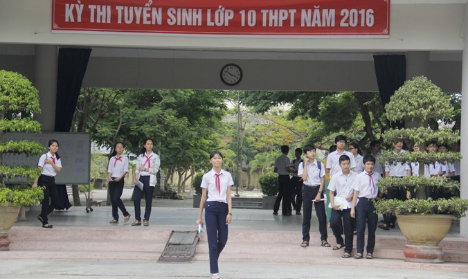 Học sinh Đà Nẵng tham dự kỳ thi tuyển sinh lớp 10 năm học 2016 – 2017. Ảnh: Thanh Trần.
