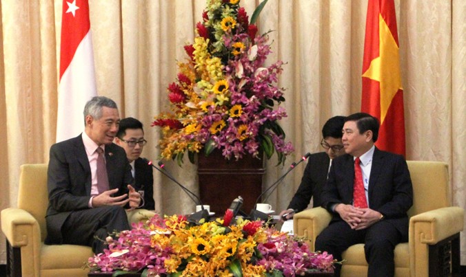 Chủ tịch UBND TP HCM Nguyễn Thành Phong tiếp Thủ tướng Singapore Lý Hiển Long 