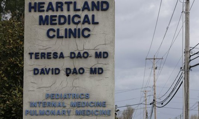 Phòng khám tư của vợ chồng bác sỹ David Đào giờ nổi tiếng khắp Kentucky.
