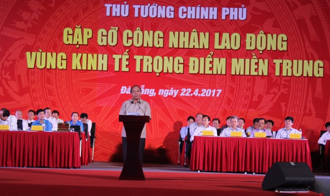 Thủ tướng phát biểu tại buổi gặp gỡ đối thoại với công nhân