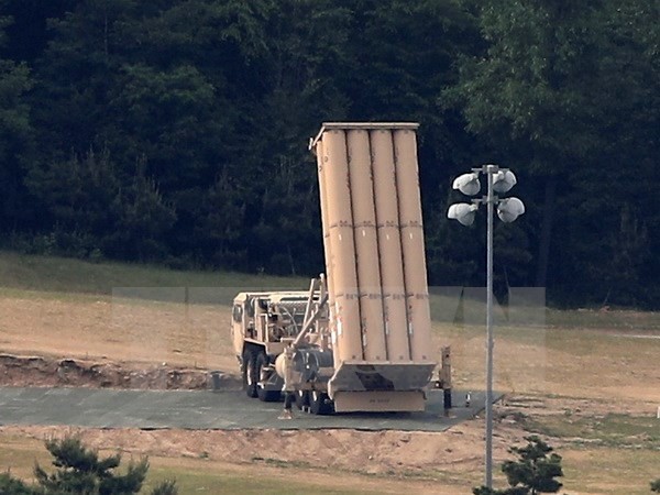 Hệ thống phòng thủ tên lửa tầm cao giai đoạn cuối (THAAD) của Mỹ được triển khai tại Seongju, Hàn Quốc ngày 30/5. Nguồn: EPA/TTXVN.