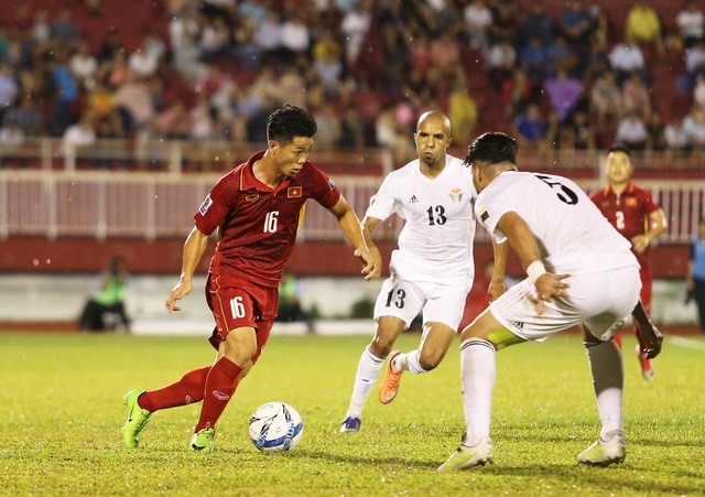 Đội tuyển Việt Nam cần mộ trung phong hiệu quả hơn Công Phượng tại vòng loại Asian Cup 2019. Ảnh: Trọng Vũ.