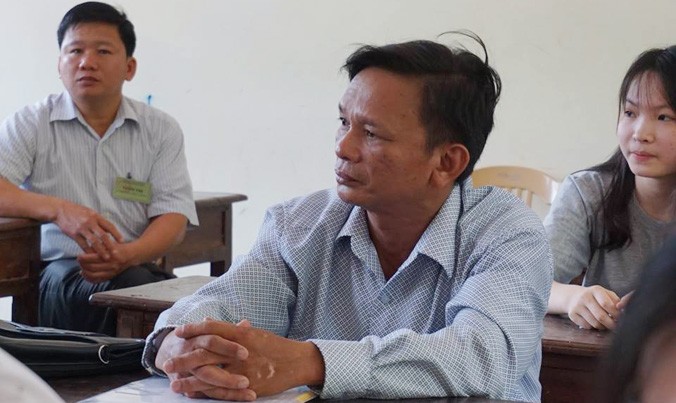 Thí sinh cao tuổi nhất, ông Nguyễn Xuân Hồng (52 tuổi) tại cụm thi 28.