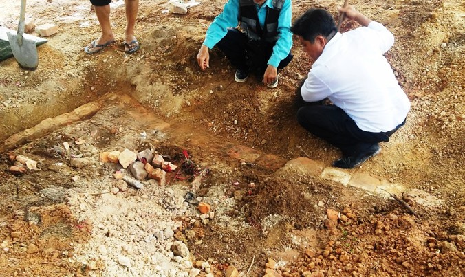 Huyệt mộ bà Tài nhân họ Lê, vợ vua nhà Nguyễn, được tìm thấy sáng 6/7.