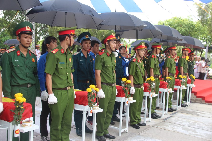Rưng rưng lễ truy điệu 72 liệt sĩ hy sinh tại sân bay Biên Hòa