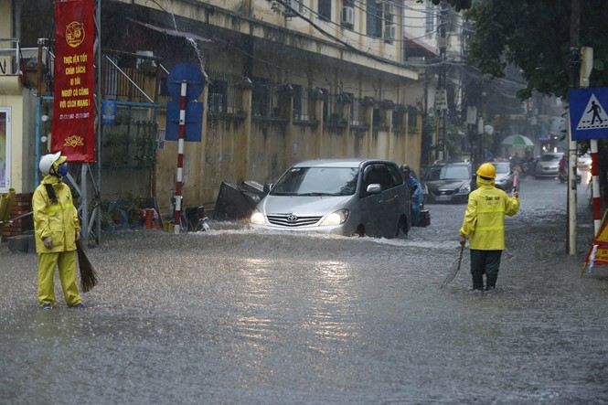 Khu vực Hà Nội tiếp tục có mưa dông đến ngày 22/7. Ảnh: Như Ý.