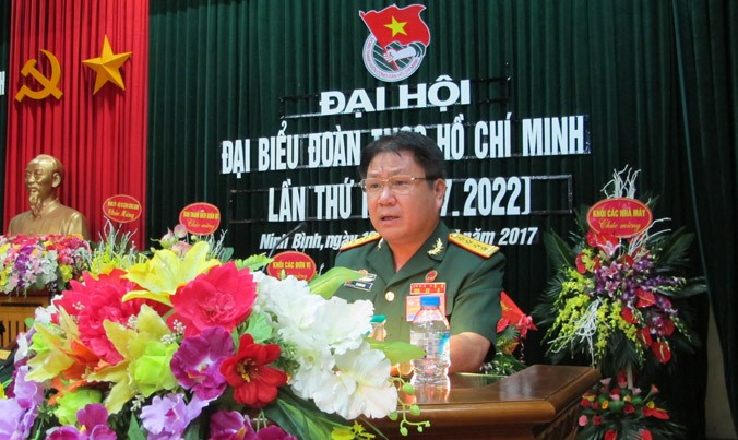 Đại tá Lê Xuân Cát, Bí thư Đảng ủy, Chính ủy Binh chủng Công binh phát biểu tại Đại hội.