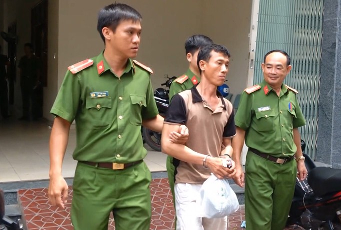 Đối tượng Nguyễn Văn Thảo bị lực lượng công an bắt giữ.