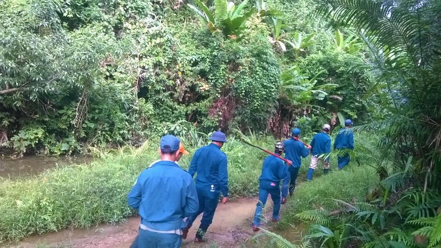 Lực lượng chức năng tại TT-Huế nỗ lực tìm kiếm nạn nhân mất tích giữa rừng sâu nhưng chưa có kết quả.