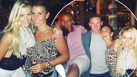 Rooney mất bạn thân sau scandal 'bay đêm' với gái lạ
