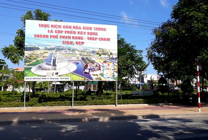 Công viên Bến xe tại phường Thanh Sơn.