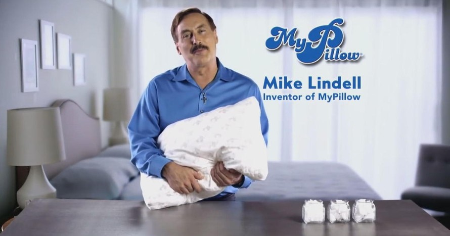 Hình ảnh Mike Lindell quảng cáo cho sản phẩm của mình.