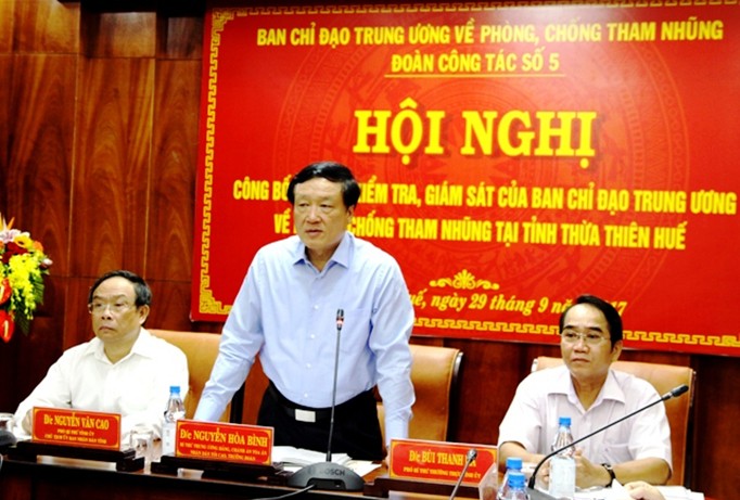 Ông Nguyễn Hòa Bình đề nghị Ban Thường vụ Tỉnh ủy TT-Huế khẩn trương chỉ đạo xử lý rốt ráo 7 vụ việc thanh tra đã chuyển sang cơ quan điều tra nhưng chưa khởi tố.