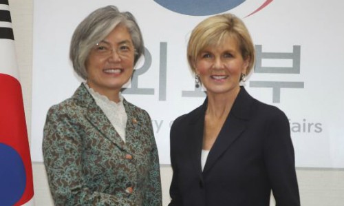 Ngoại trưởng Australia Julie Bishop gặp người đồng cấp Hàn Quốc tại Seoul ngày 13/10. Ảnh: Australian.