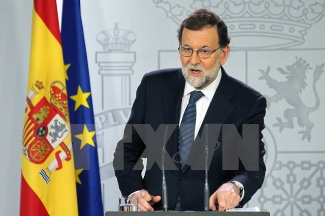 Bản tin 8H: Tây Ban Nha giải tán chính quyền tự trị Catalonia