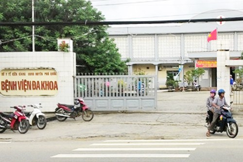 Bệnh viện Đa khoa huyện Phú Quốc - nơi nhóm thanh niên xông vào phòng cấp cứu truy sát.