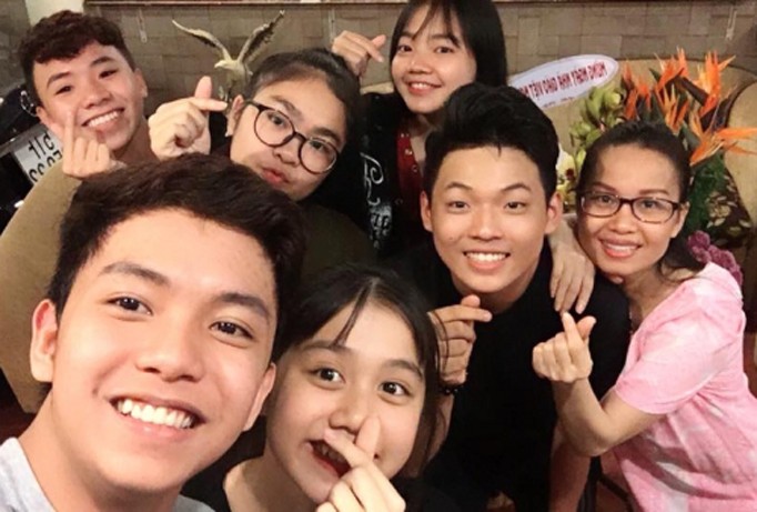 Team Cẩm Ly ở hai mùa (2014, 2015) cùng tụ họp nhân Ngày Nhà giáo Việt Nam.