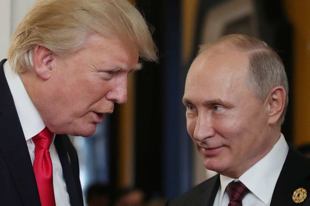 Tổng thống Donald Trump (trái) và Tổng thống Vladimir Putin. Ảnh: AFP.
