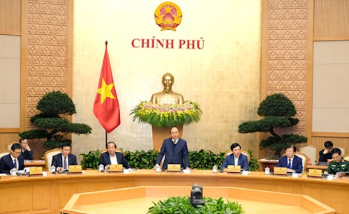 Thủ tướng Nguyễn Xuân Phúc phát biểu tại phiên họp Chính phủ thường kỳ cuối năm 2017. Ảnh: VGP.