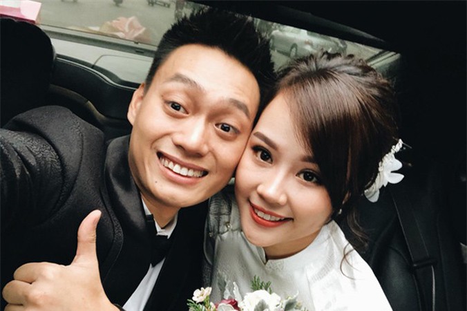 Hình ảnh hạnh phúc của cặp đôi được Nhật Anh đăng tải trên facebook cá nhân. Chú rể Nhật Anh đa tài, còn cô dâu Đinh Trang xinh xắn như hotgirl.