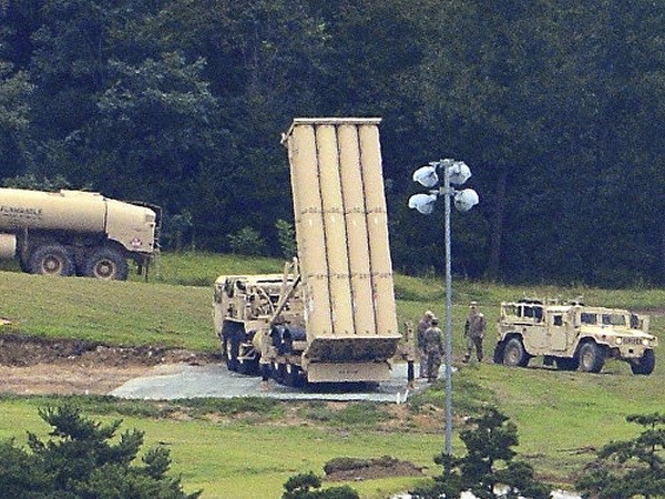 Hệ thống phòng thủ tên lửa tầm cao giai đoạn cuối (THAAD) được triển khai tại Seongju. (Nguồn: Reuters)