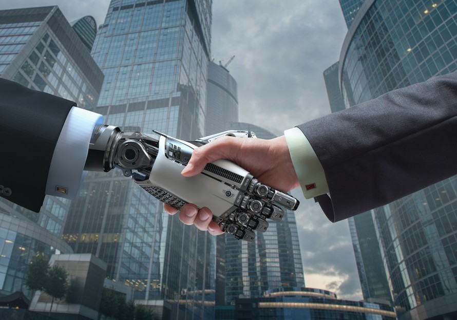 Robot AI sẽ hoạt động như những trợ lý chăm sóc khách hàng mua BĐS. Ảnh: Willyam Bradberry/Shutterstock.