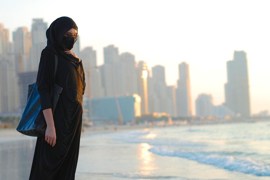 Dubai dường như đang dẫn đầu khu vực Trung Đông về cải thiện quyền của phụ nữ, trong đó có đầu tư BĐS. Ảnh: Facecontrol.it/Shutterstock.
