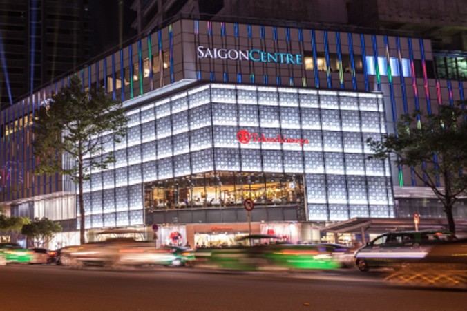 Trung tâm thương mại Saigon Centre, một hạng mục của giai đoạn 2 và 3, khai trương vào tháng 8/2016.